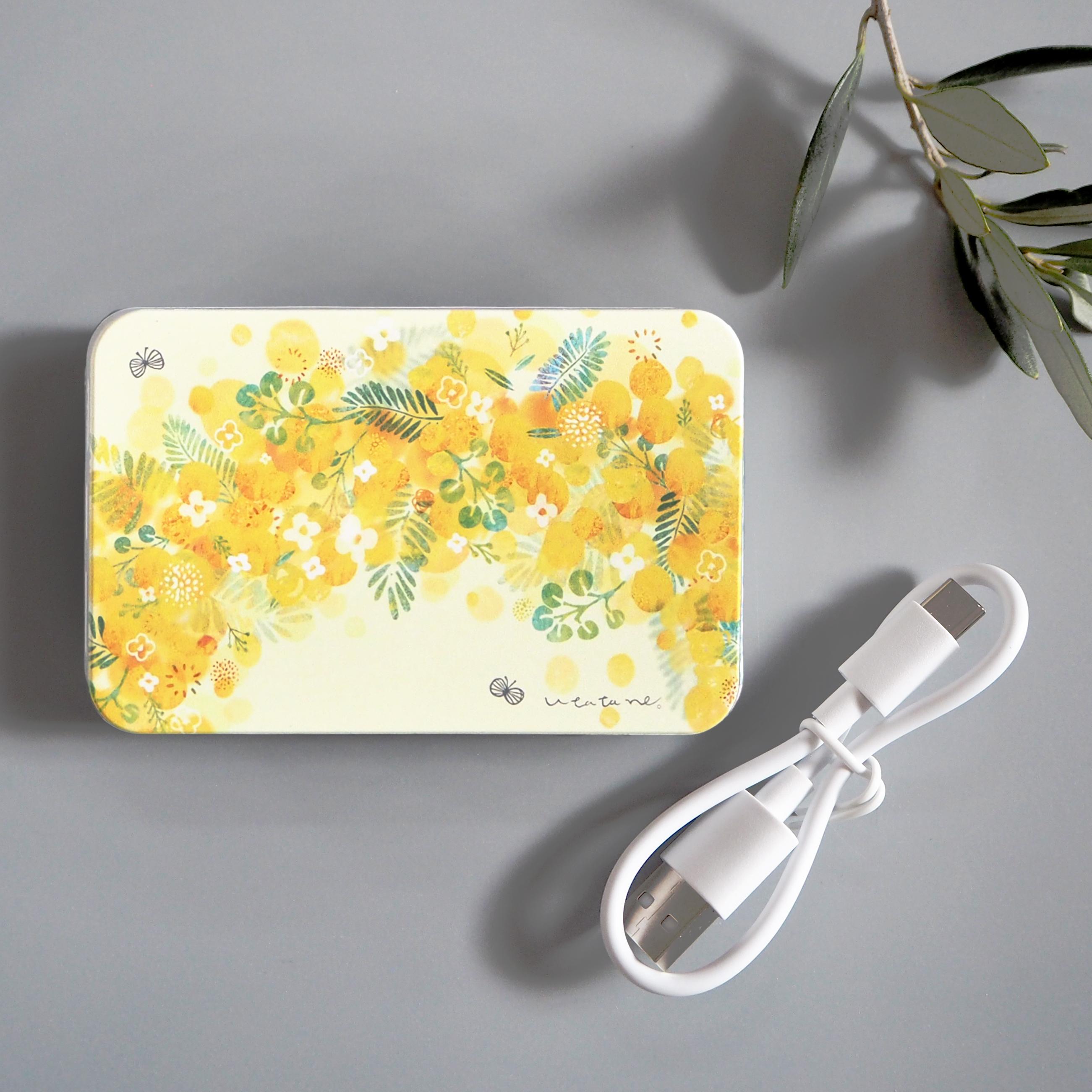【名入れ】モバイルバッテリー/陽だまりミモザと蝶/イエロー充電器1枚目の画像