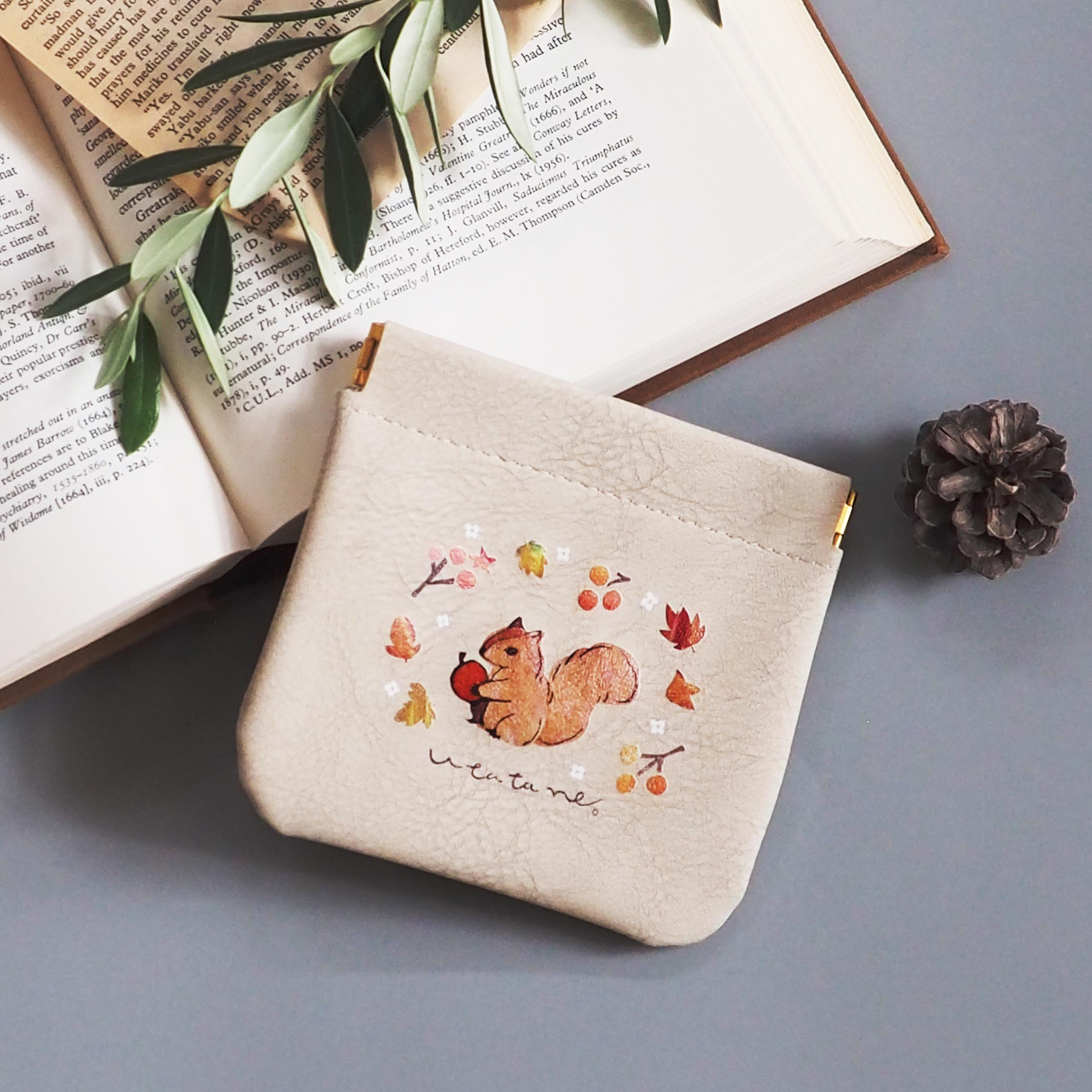 【名入れ可能】リスと木の実のバネ口ポーチ／アイボリーorネイビー ミニケース